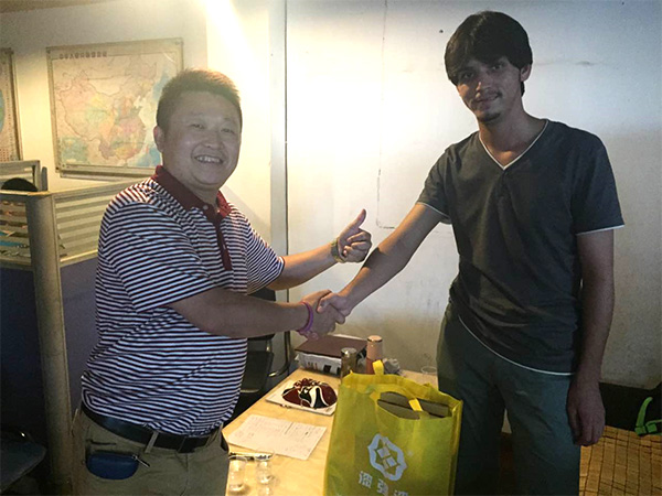 新疆經(jīng)銷商阿客塔先生