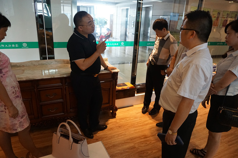 李江會長對漆強化工的企業文化、產品品質確認