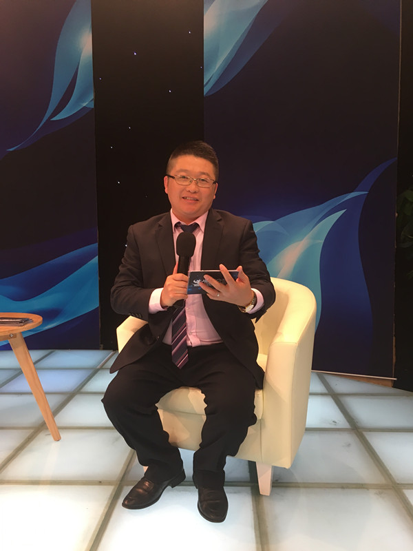 漆強化工總經(jīng)理張文在牛商論道直播現(xiàn)場 漆強化工總經(jīng)理張文在牛商論道直播現(xiàn)場